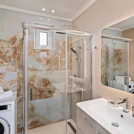 Renia Suite, Near The Sea Apartament *