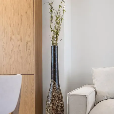 Renia Suite, Near The Sea *