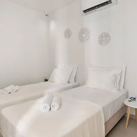 Renia Suite, Near The Sea *