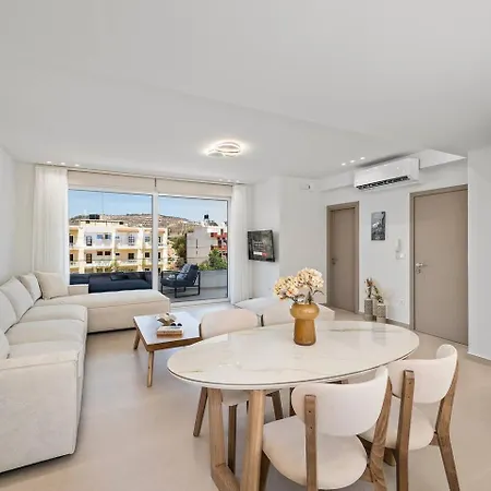 Renia Suite, Near The Sea Apartmán *